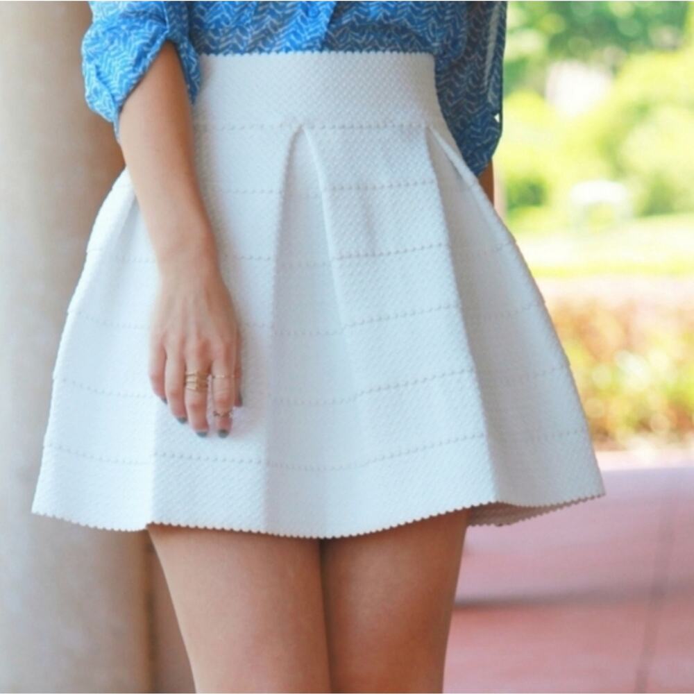 ANN TAYLOR White Pleated A-Line Full Party Skirt Size 4